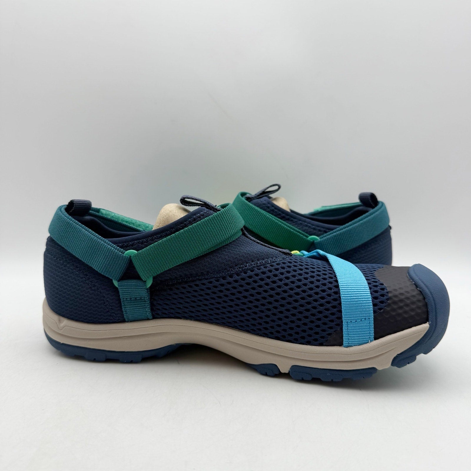 TEVA Kids Outflow Universal Sandals Youth 5 Navy Blue Green Water Shoes NIB