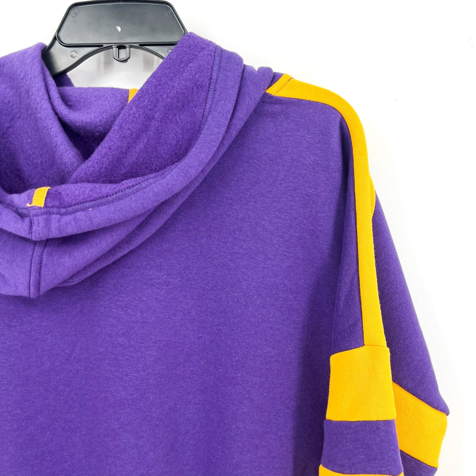 COLOSSEUM Womens ECU Pirate Stripe Logo Cropped Hoodie XL Purple Sweatshirt NWT