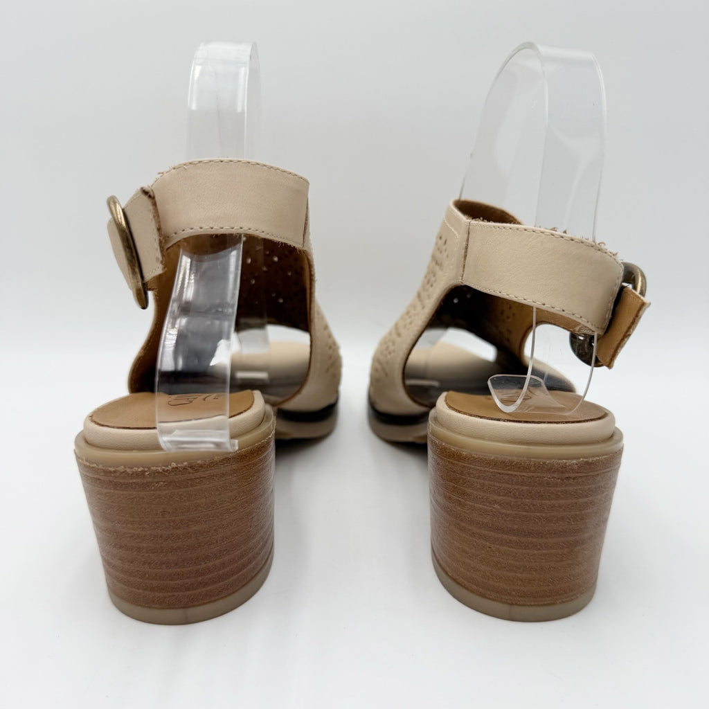 Cammina x Coldwater Creek Women Isabella Heeled Sandal US 8.5 Beige Leather NWOB