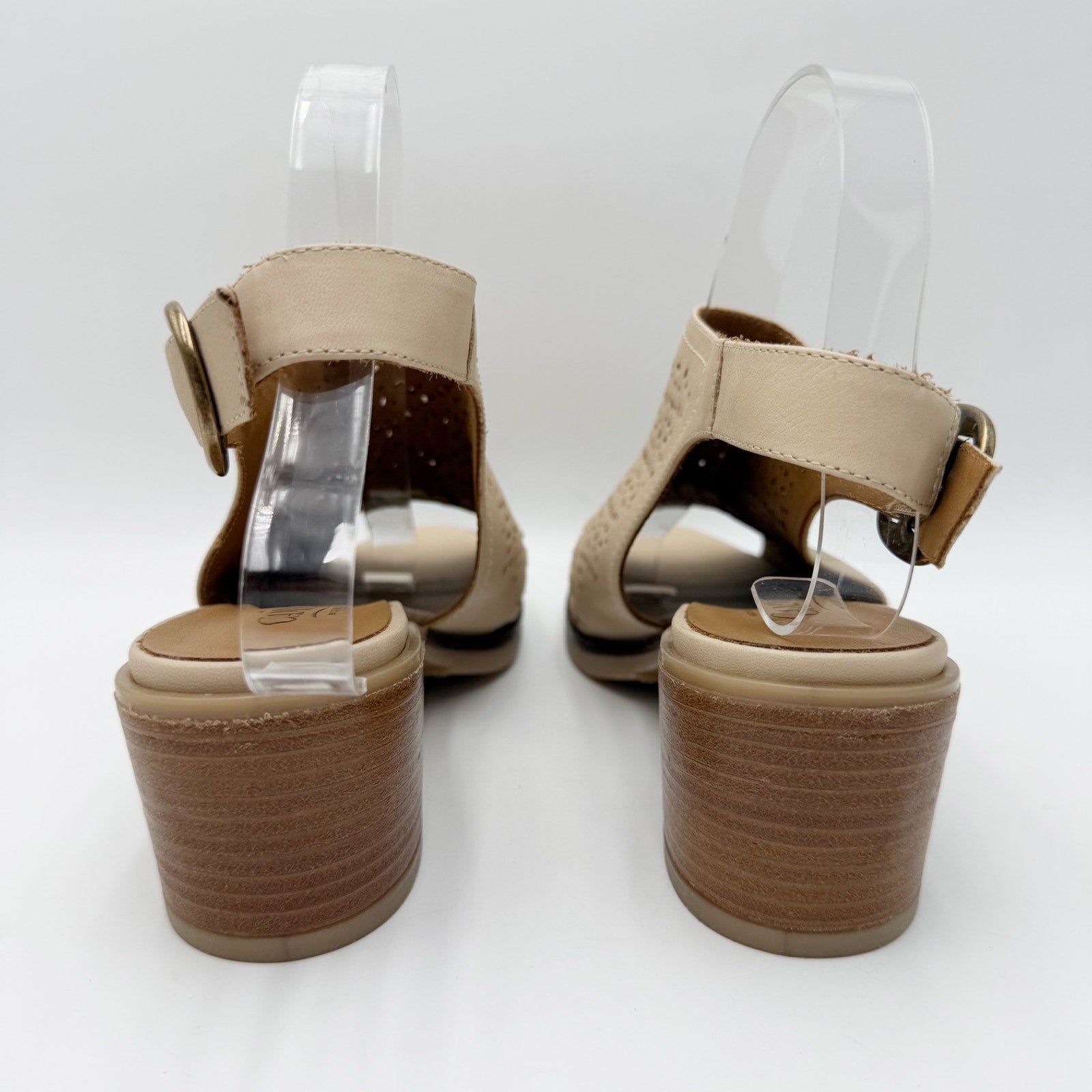 Cammina x Coldwater Creek Women Isabella Heeled Sandal US 8.5 Beige Leather NWOB