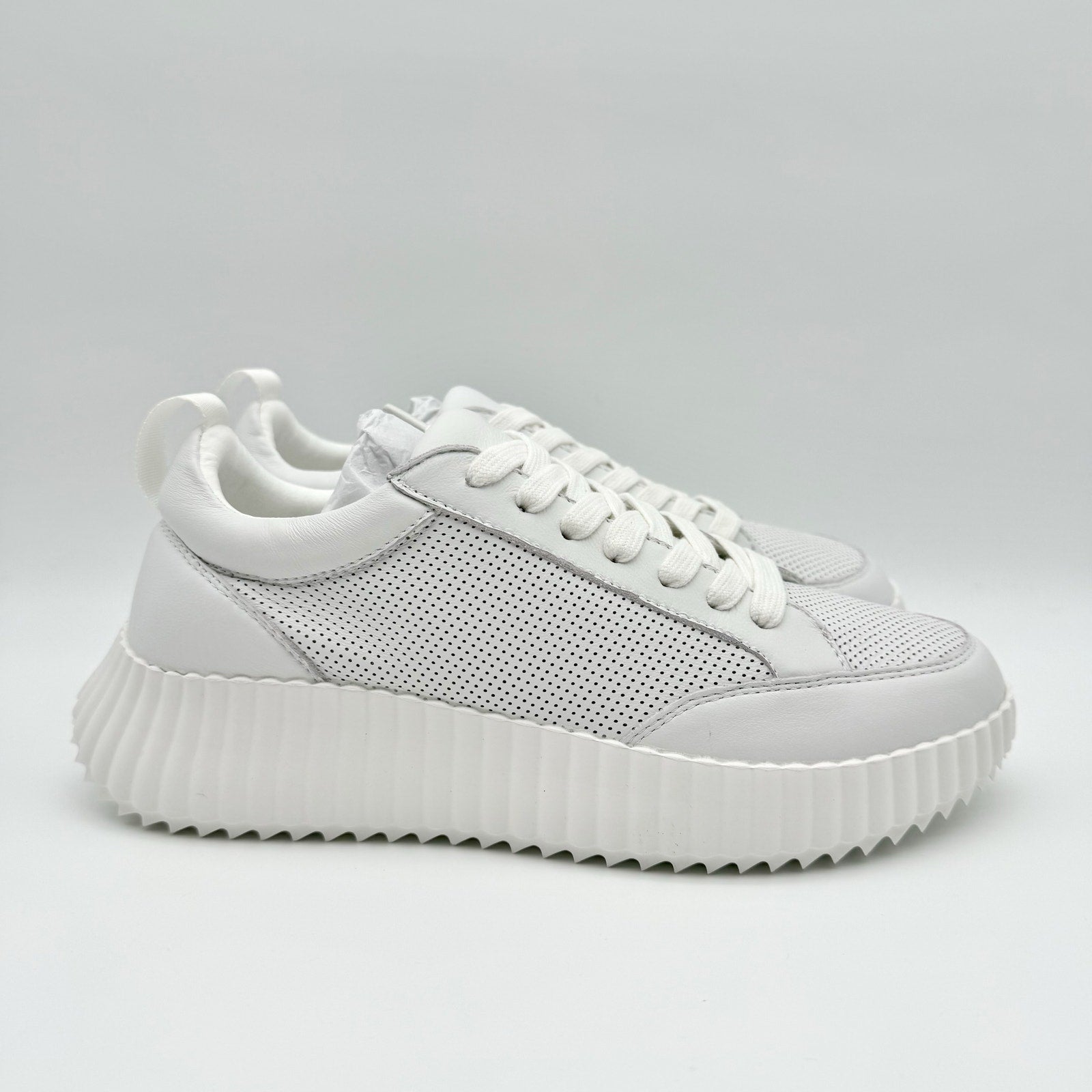 Steve Madden Womens Shock Sneakers US 7.5 M White Leather Platform NIB