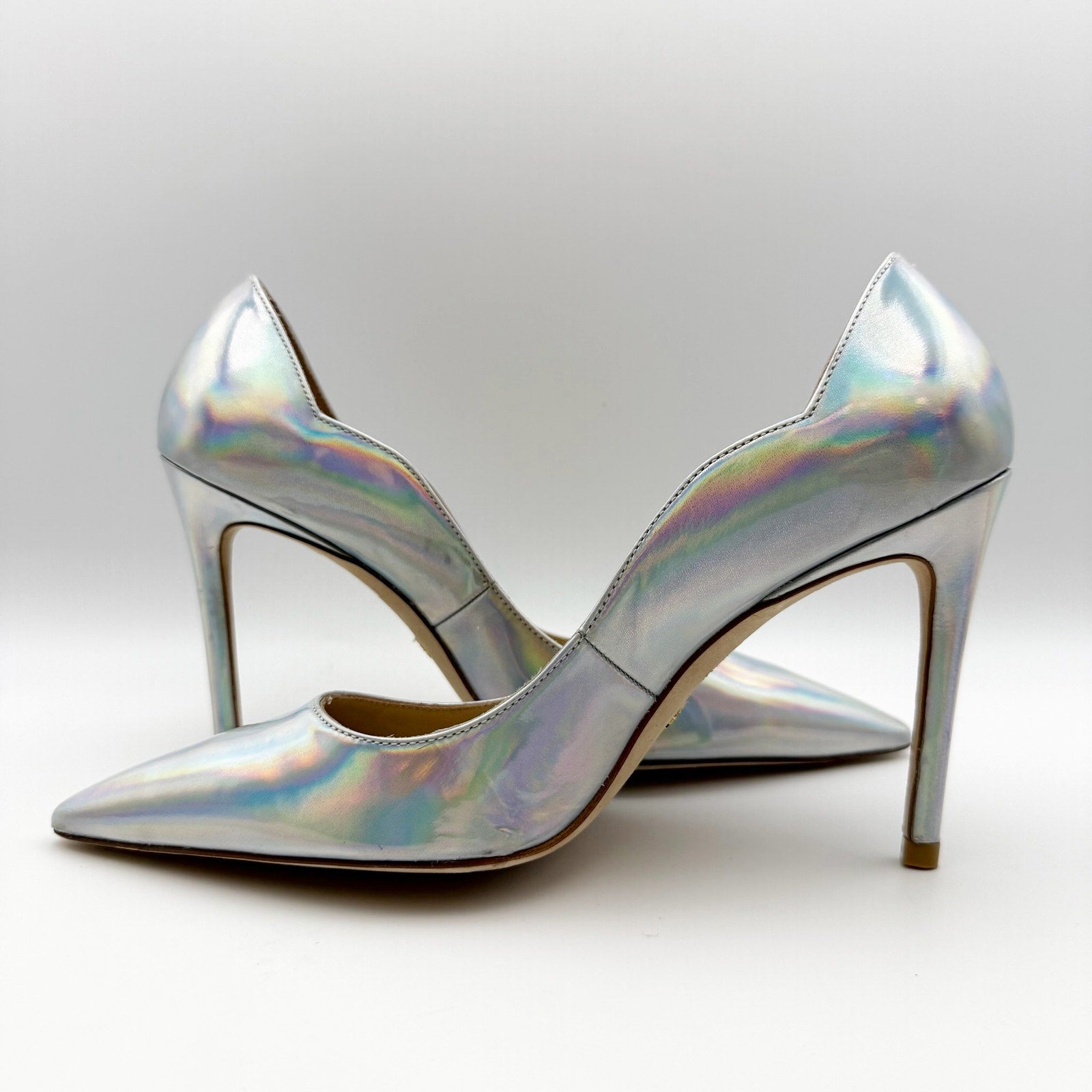 Stuart Weitzman Womens Iridescent Scallop Pumps US 6.5 Silver NWOB
