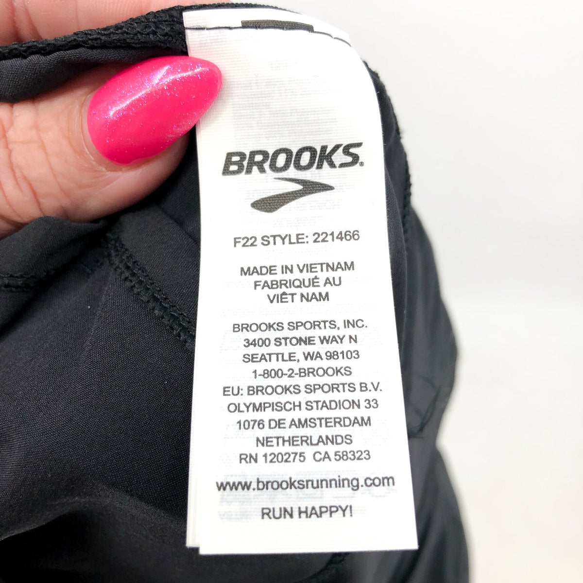 BROOKS Women's Chaser 7" Running Shorts Size Small Black Athletic Stretch NWT