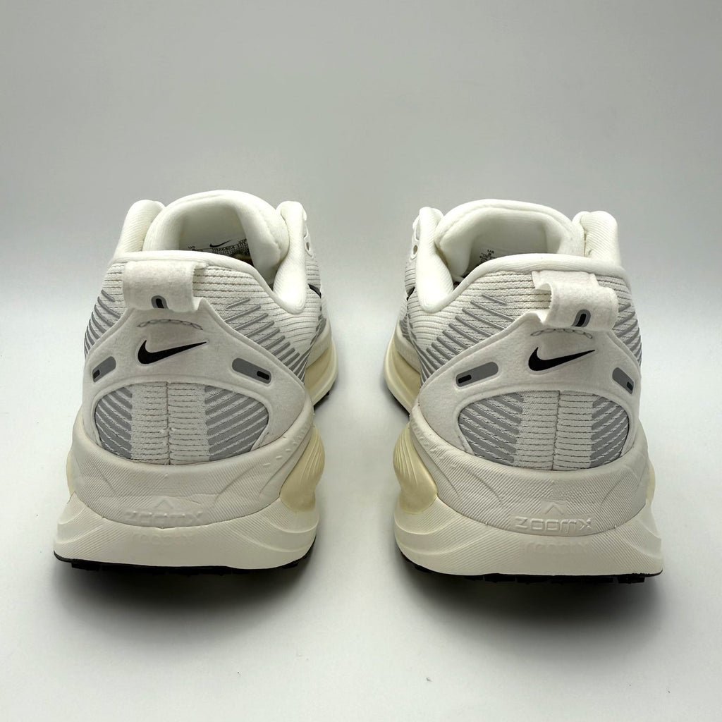 Nike Womens Vomero 18 Running Shoes Size 8 EU 39 White Black Athletic NIB