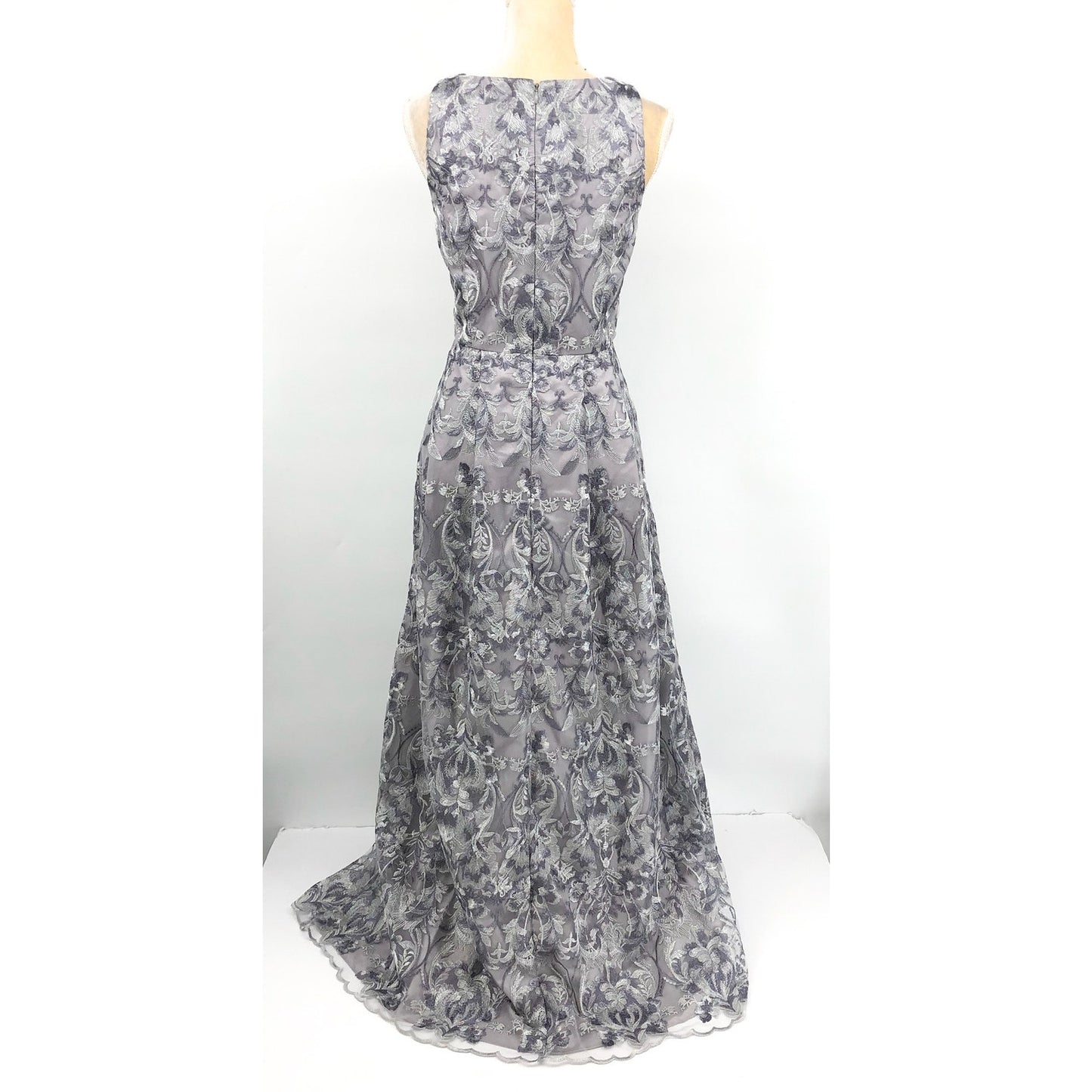 ALEX EVENINGS Embroidered Sleeveless Formal Gown Size 6 Pewter Silver NWOT