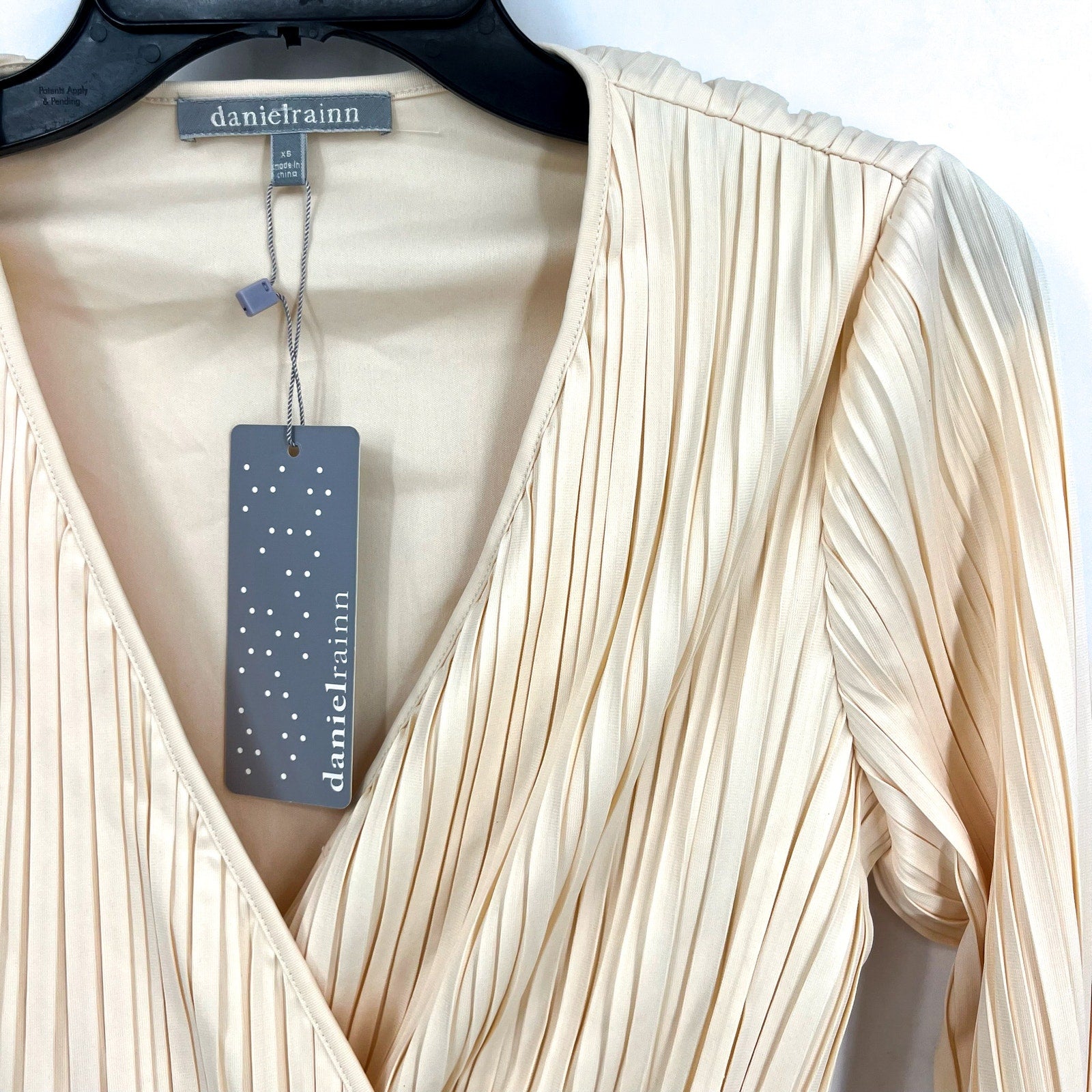 DANIEL RAINN Womens Pleated Peplum Blouse XS Ivory Long Sleeve Stitchfix NWT