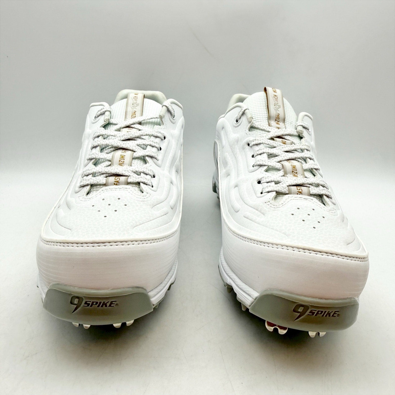 Mizuno Womens Swift 8 Low Softball Cleats Size 6.5 White 9-Spike Metal NWOB