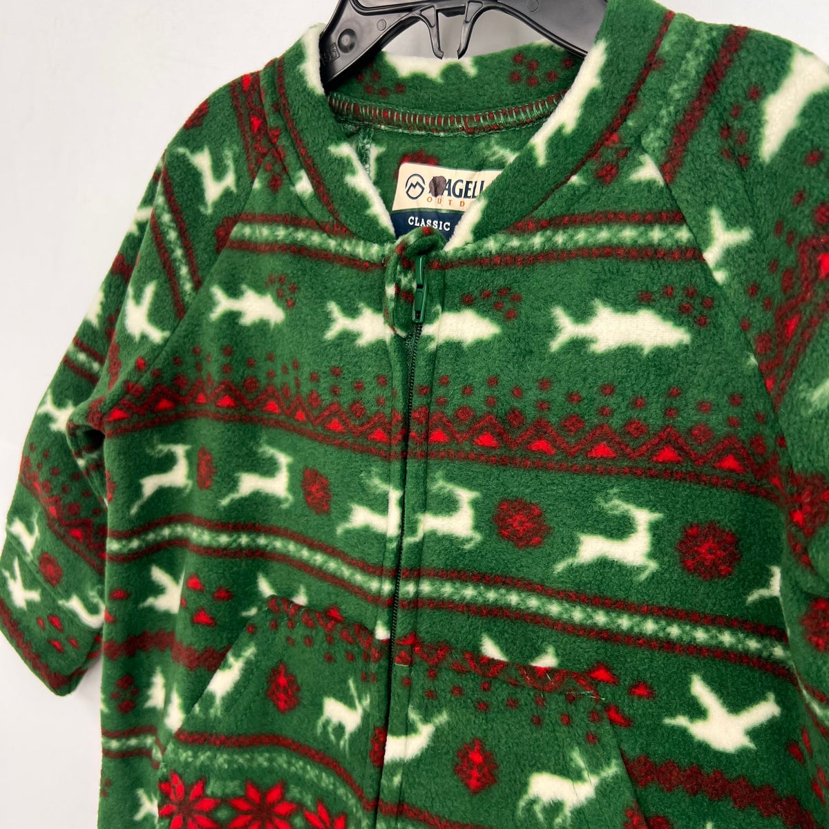 MAGELLAN Baby Holiday One Piece Pajama 6-9 Months Green Print Fleece Footed NWOT