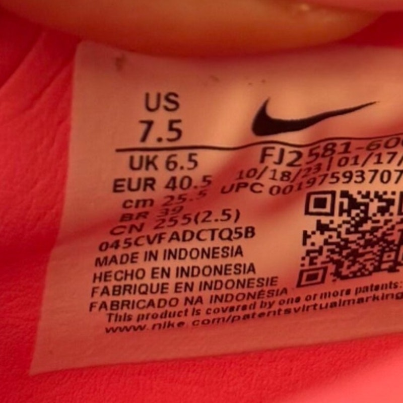 Nike MENS 7.5 Phantom GX II Academy Indoor Court Soccer Shoes Pink FJ2581 NWOB