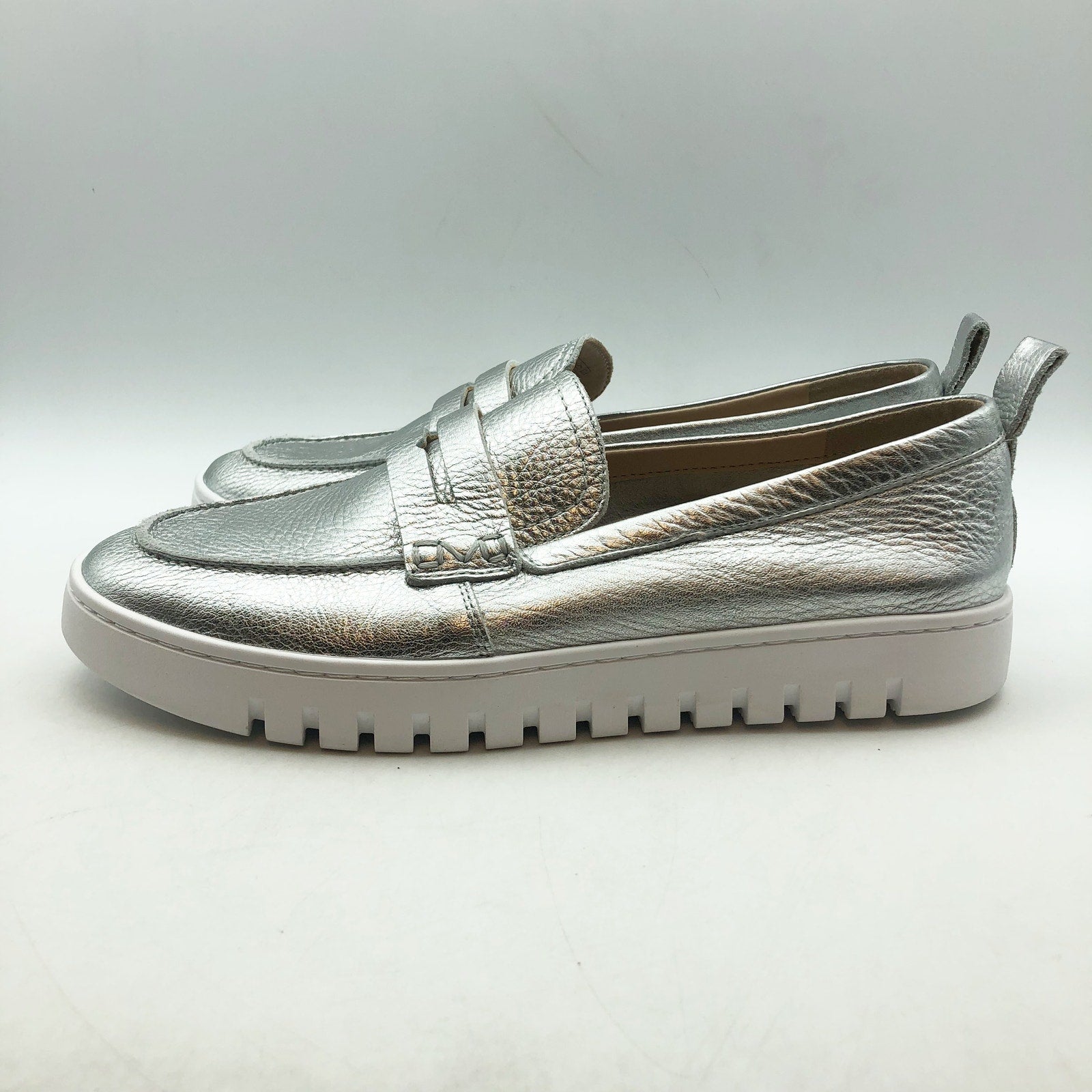 VIONIC Womens Uptown Loafers Size 8.5 Wide Silver Metallic Leather Slip-ons NIB