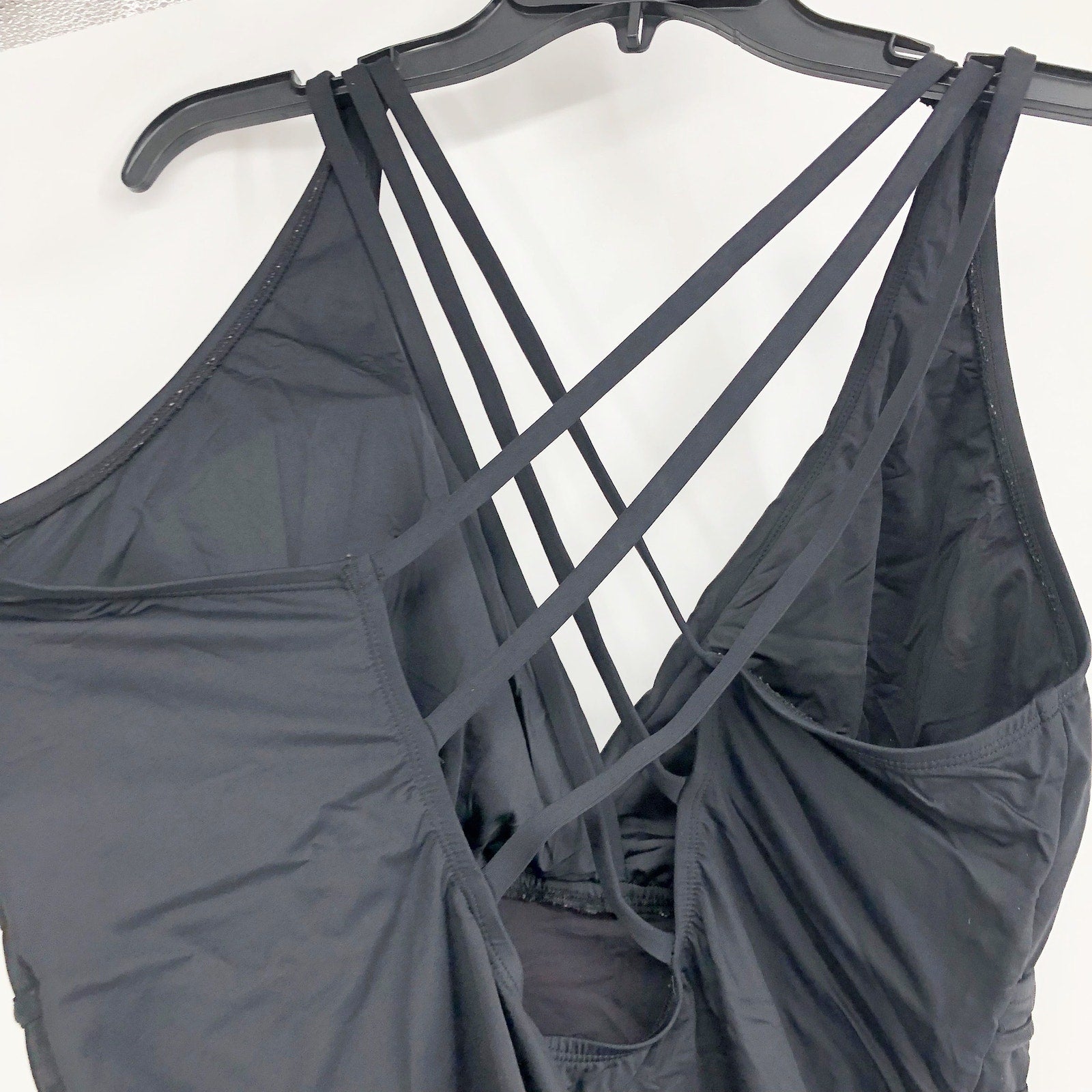 LA BLANCA Island Goddess One Piece Swimsuit 22W Black Multi-Strap Cross-Back