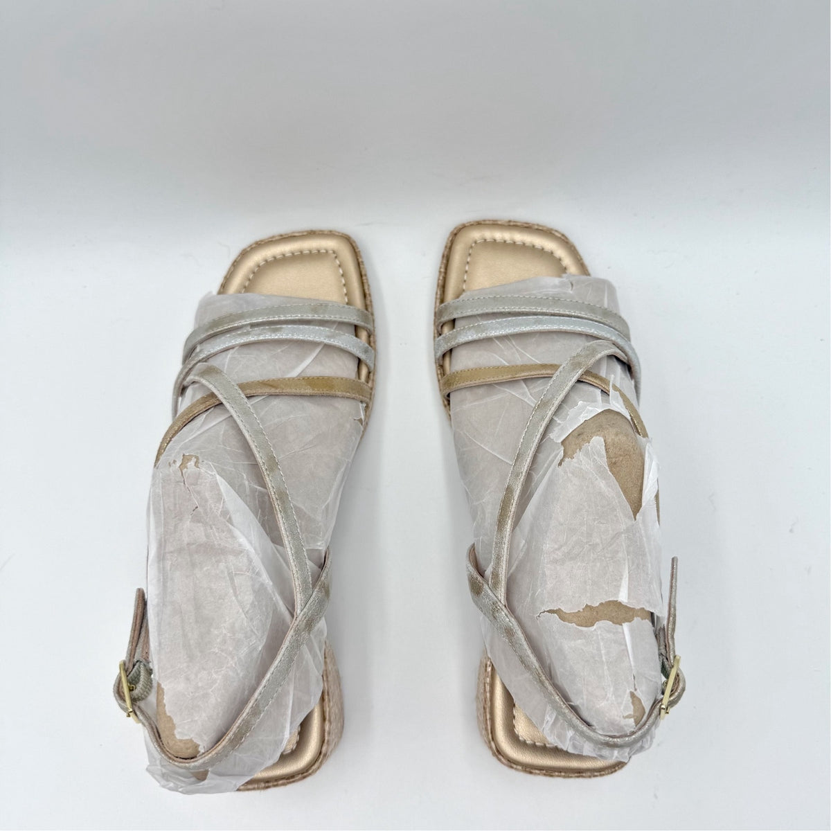 Donald Pliner Womens Rosalie Sandals Size 8 Metallic Silver Gold Leather NWOB