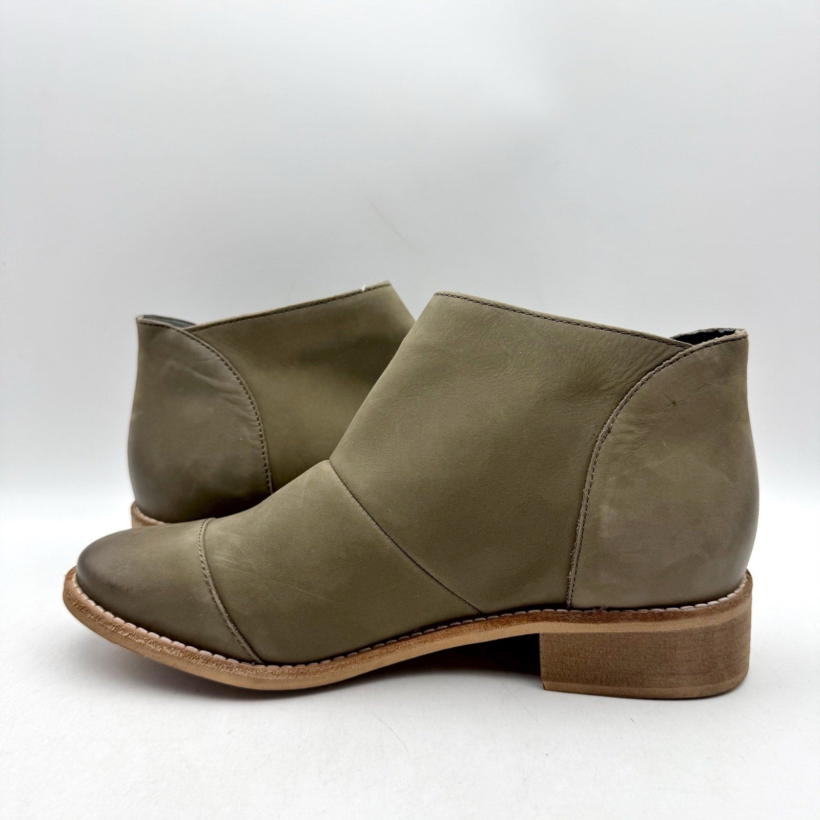 Crevo Womens Coralie Ankle Bootie US 8 EU 38.5 Green Leather NWOB