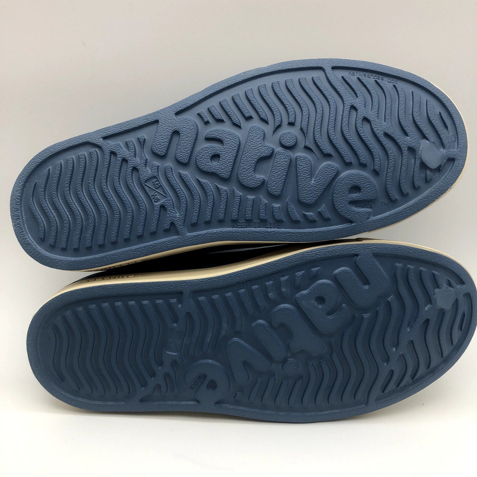 Native Jefferson Slip On Shoes Womens 5 Oasis Blue Bone White Waterproof NIB