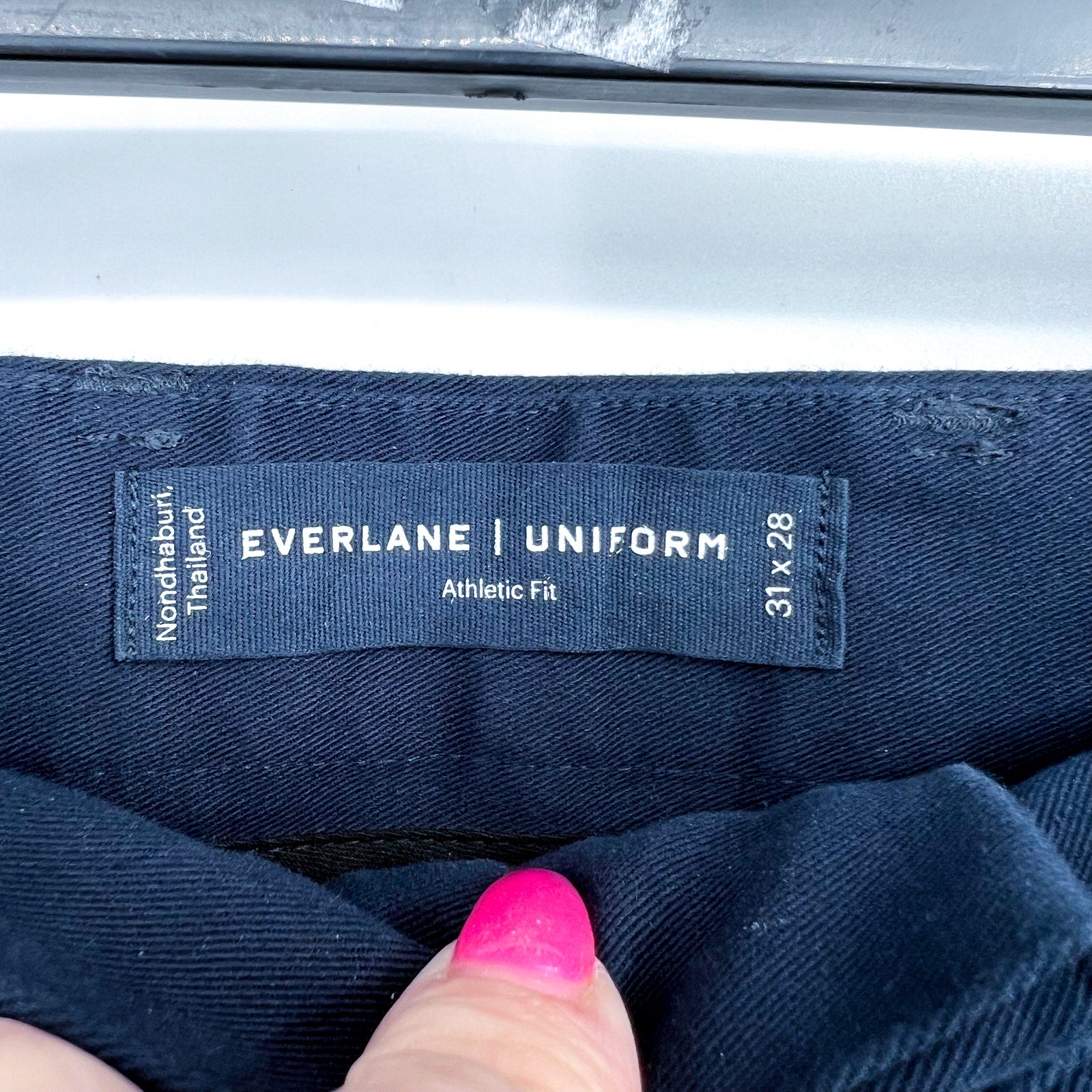 EVERLANE Uniform Mens Performance Chino Pants 31x28 Navy Blue Athletic Fit NWT