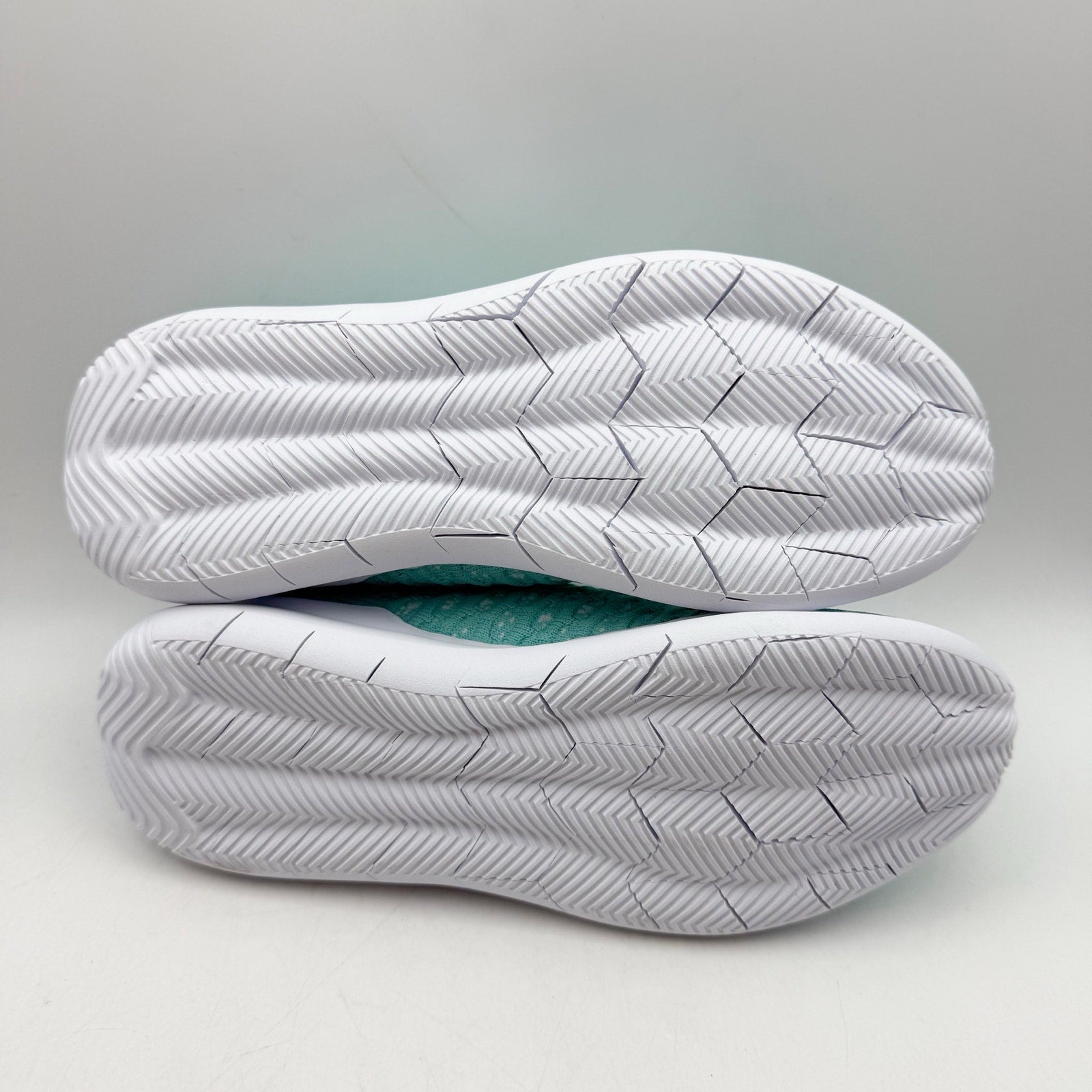 Propet Womens Travelbound Sneakers US 6 M Icy Mint Blue Bungee NIB