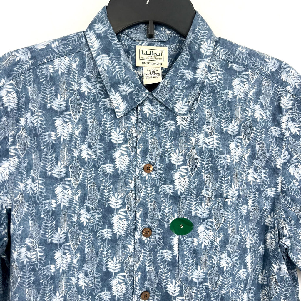 L.L. BEAN Mens Tropics Print Short-Sleeve Shirt Small Storm Blue Leaves NWT