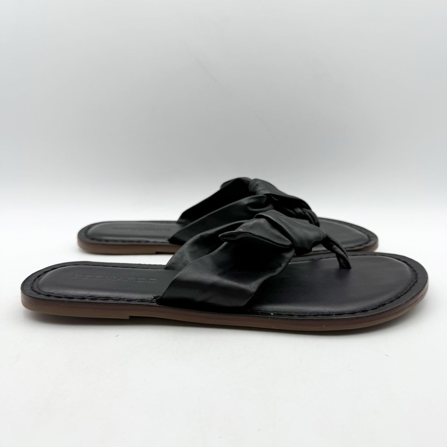 Bernardo Footwear Womens Laia Thong Sandals US 8.5 M Black Leather NIB