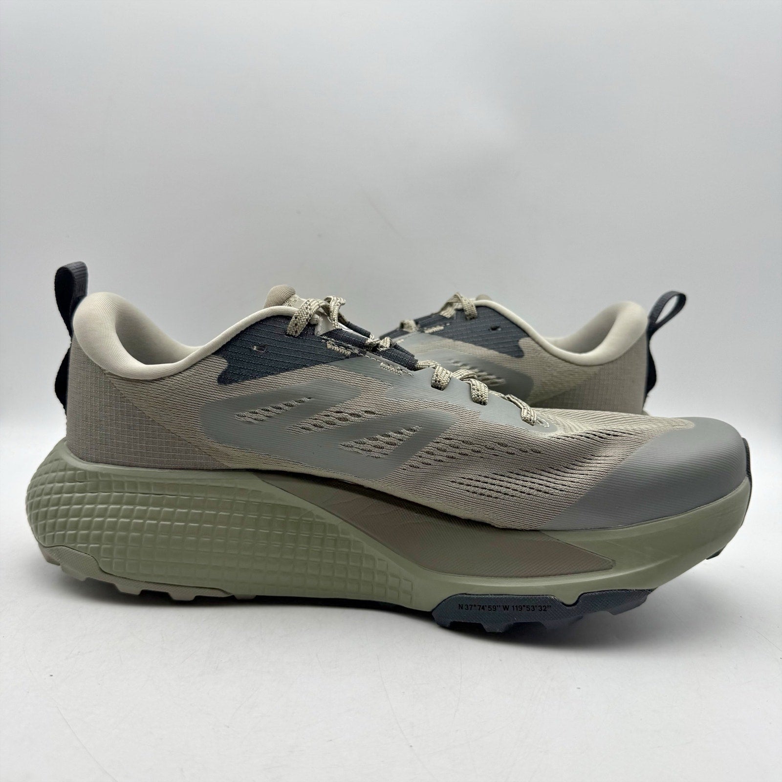 The North Face Men Altamesa 500 Trail Running Sneaker US 11.5 Grey Athletic NWOB
