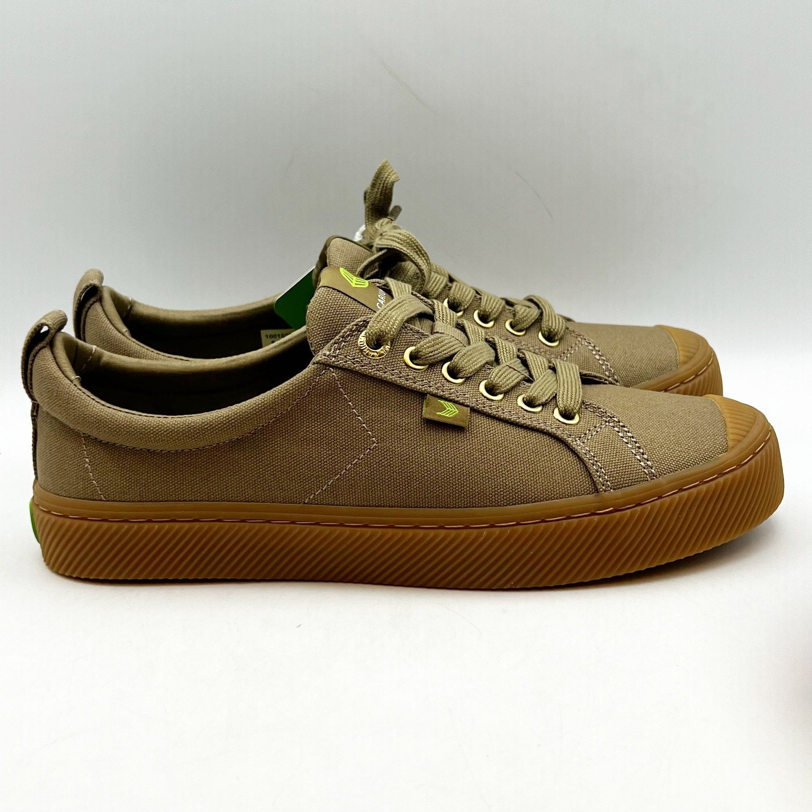 Cariuma OCA Low Canvas Sneaker Womens 9.5 Mens 8 Brown Burnt Sand Gum NIB