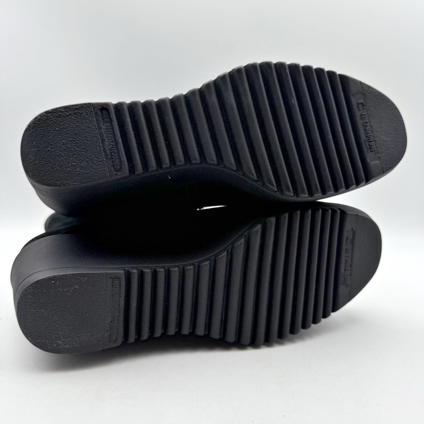 La Canadienne Womens Gavyn Ankle Bootie US 6.5 M Black Suede Waterproof NWOB