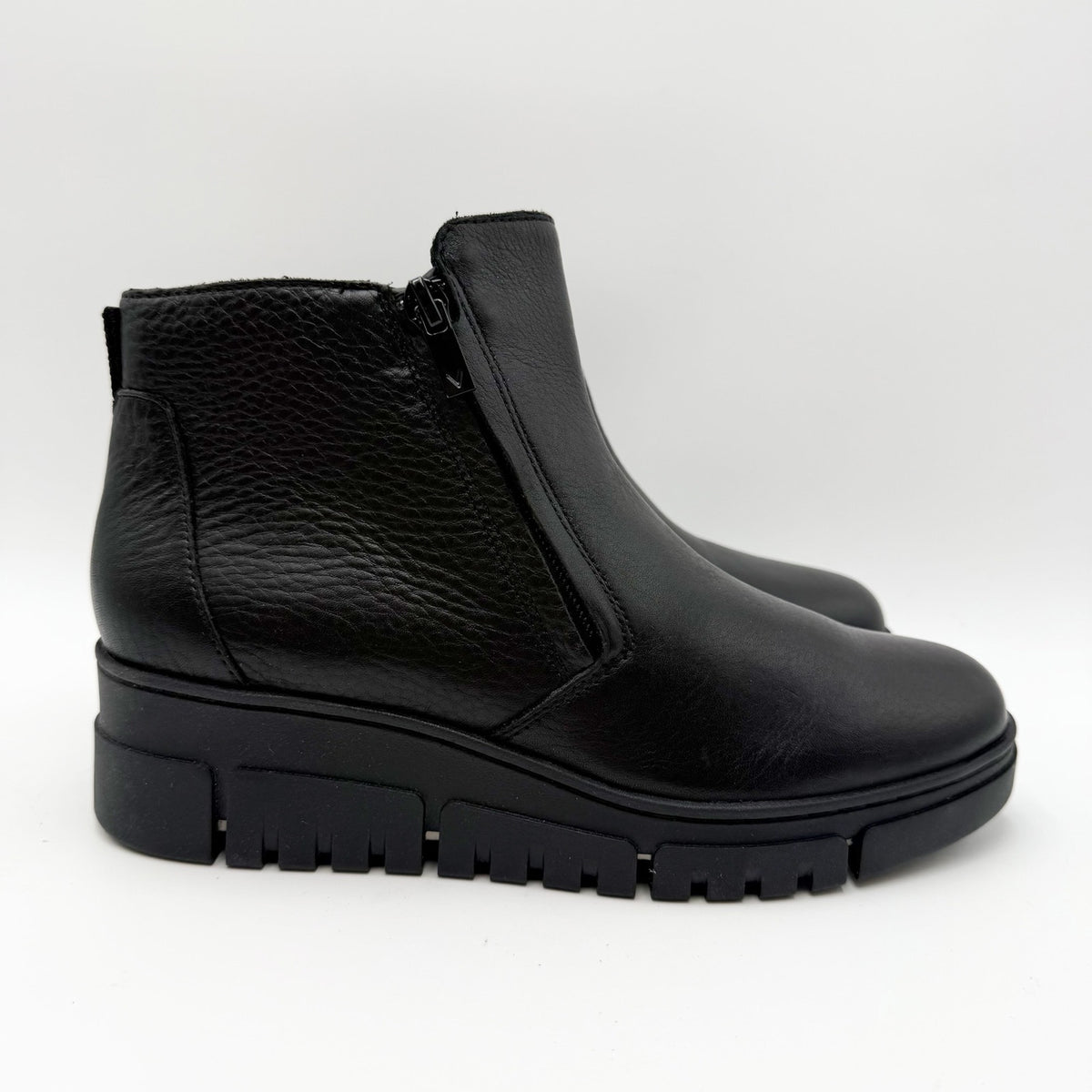 Vionic Womens Uptown Sur Ankle Boots Size 7 EU 37 Black Leather Wedge NIB