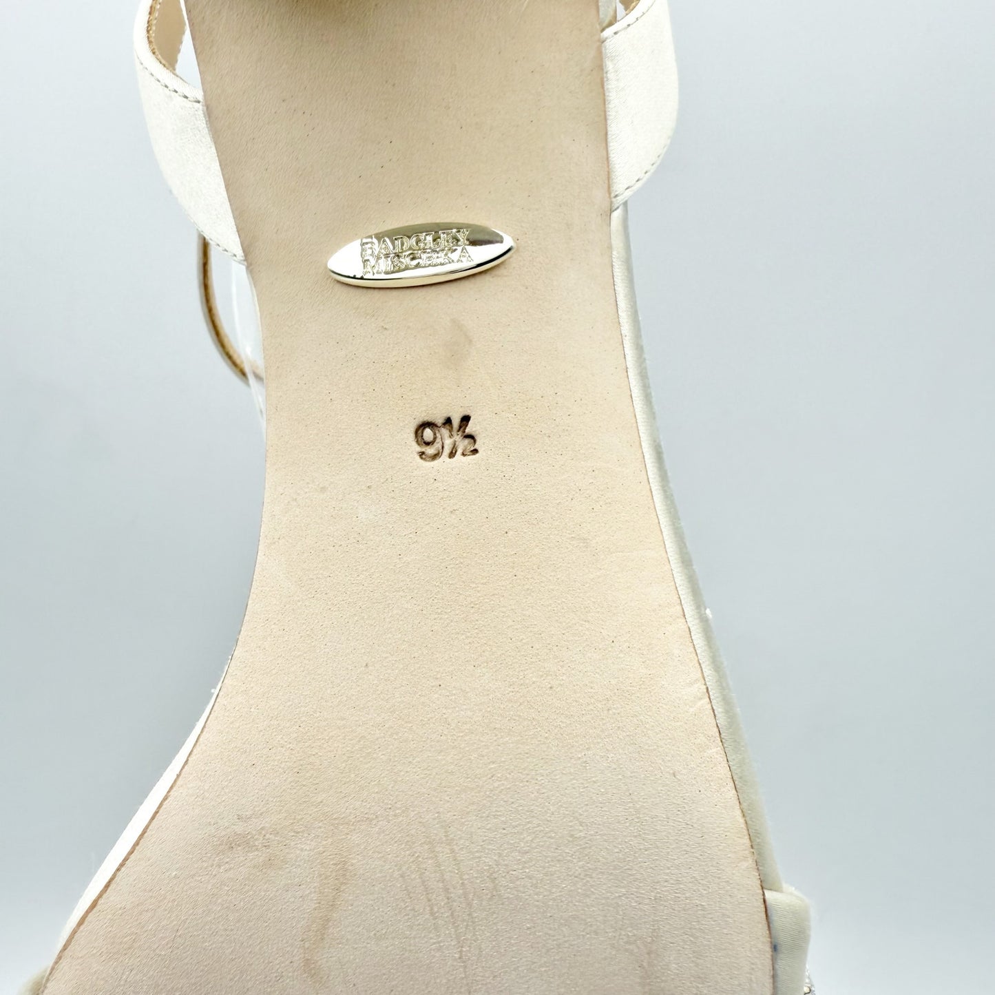 BADGLEY MISCHKA Clara Embellished Evening Sandals US 9.5 White Bridal Heel NIB