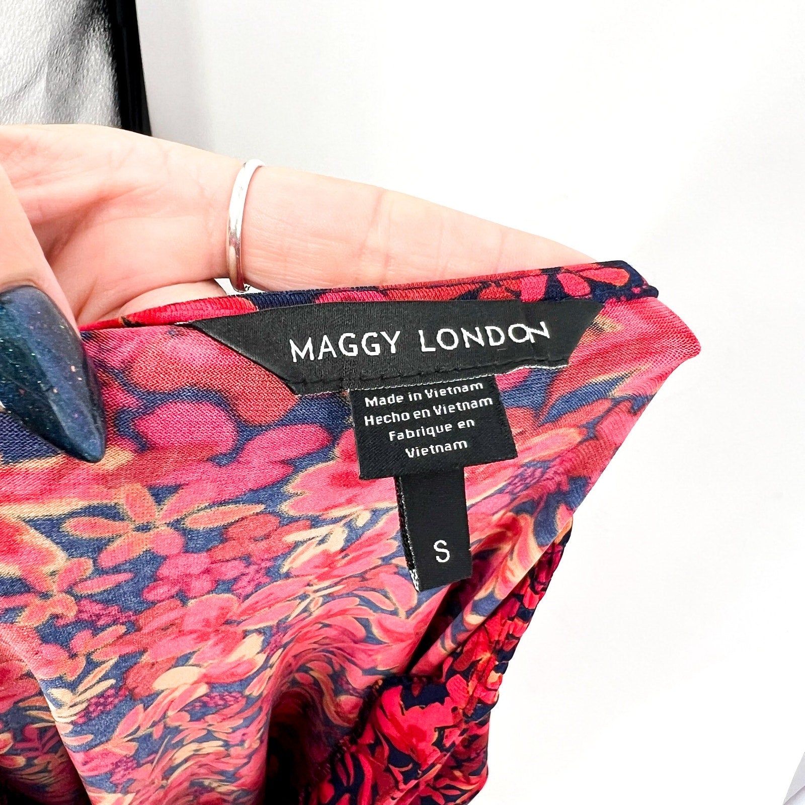MAGGY LONDON Womens Floral V-Neck Dress Small Navy Blue Red Smocked NWT