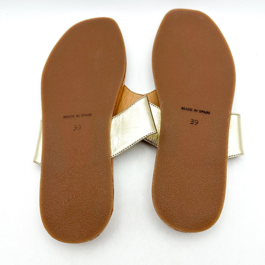 ANDRE ASSOUS Womens Paige Sandal EU 39 US 8-8.5 Metallic Gold Tan Flip Flop NWOB