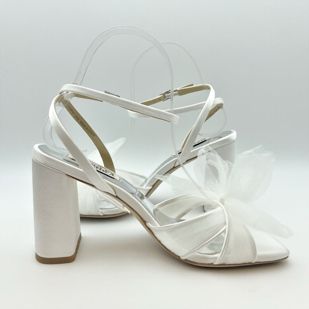 Badgley Mischka Womens Tess Heeled Sandals Size 8.5 M White Tulle Bow Bride NIB