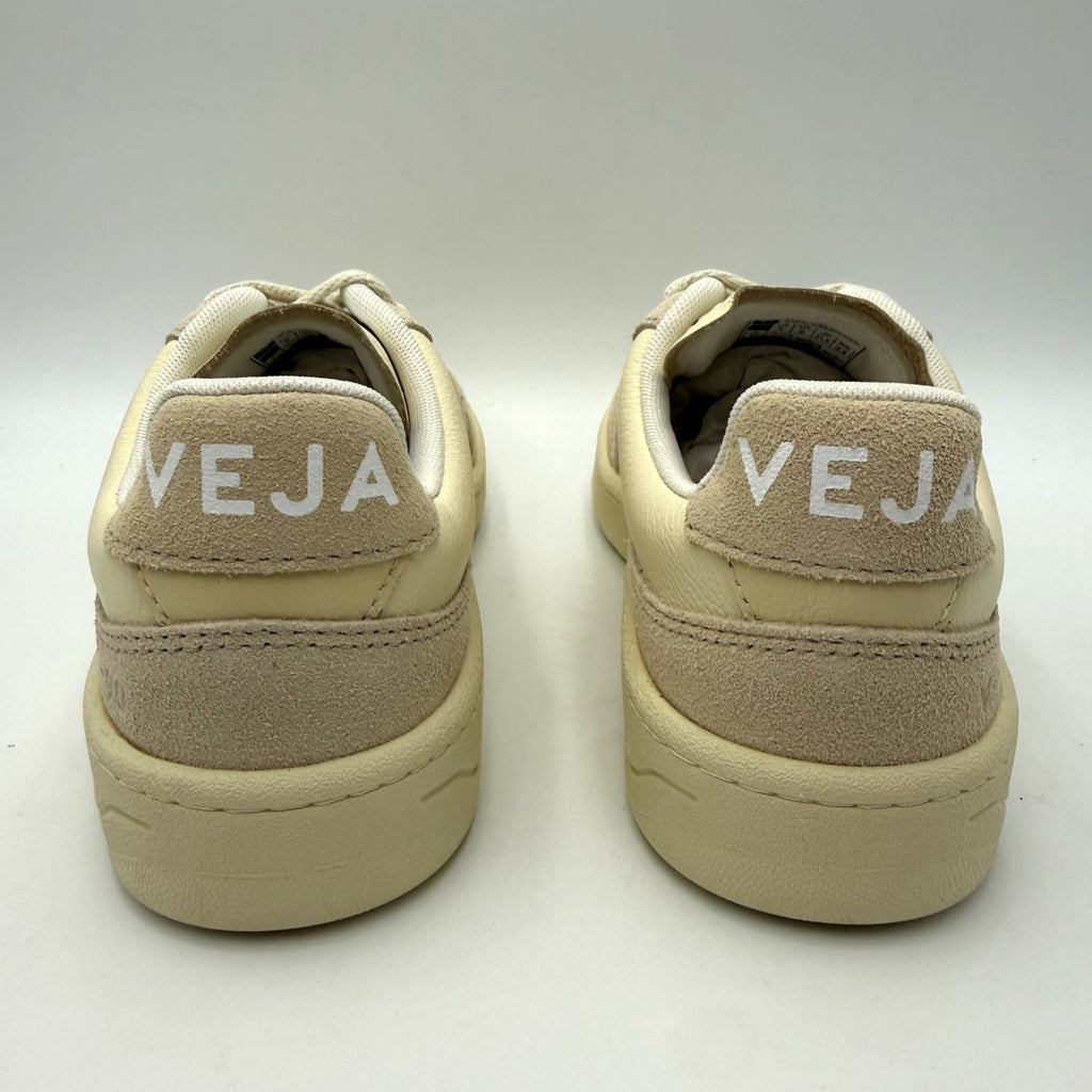 Veja Womens V-90 O.T. Leather Sneakers Size 4 EU 35 Cashew Oat Cream Beige NIB
