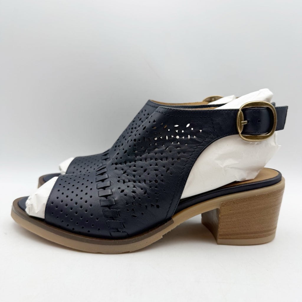 Cammina x Coldwater Creek Womens Isabella Heeled Sandal US 7.5 Navy Leather NWOB