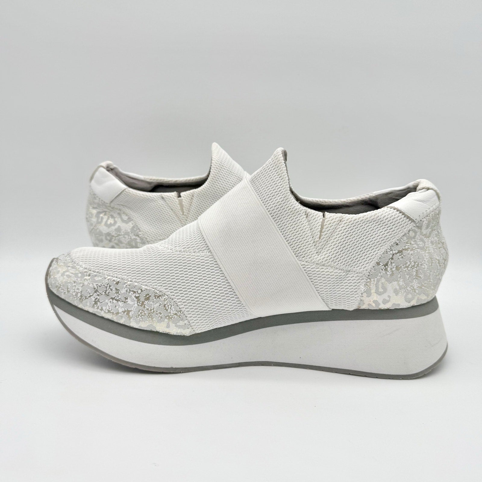 Donald Pliner Womens Pelham Wedge Sneaker US 11 M Silver White Slip On NWOB