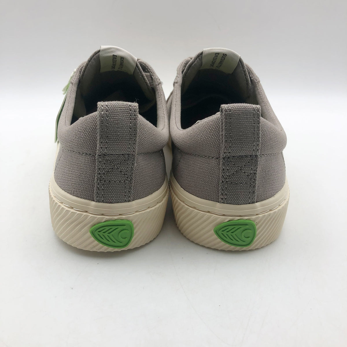 Cariuma OCA Low Canvas Sneakers Men's 9.5 Women's 11 Mystic Grey NIB