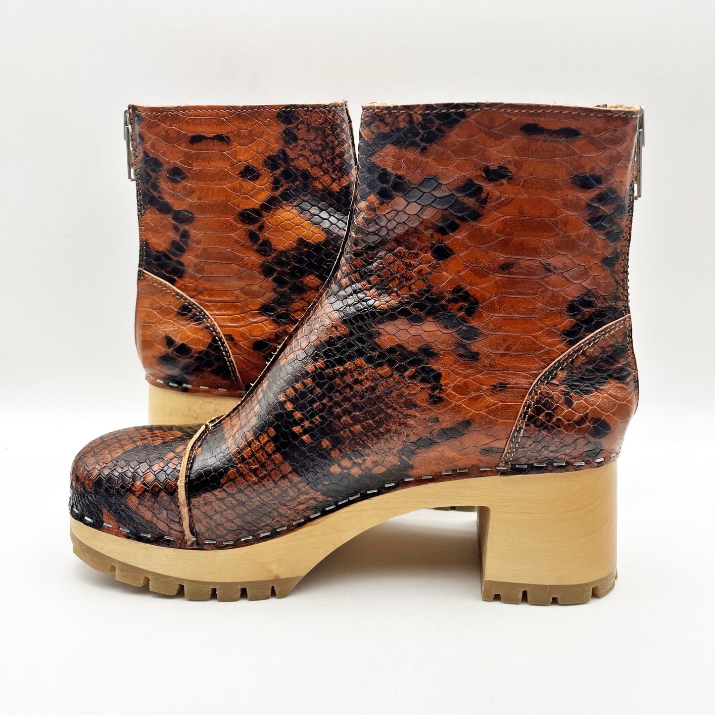 Swedish Hasbeens Womens Stitchy Ankle Boots EU 40 US 10 Brown Black Leather NWOB