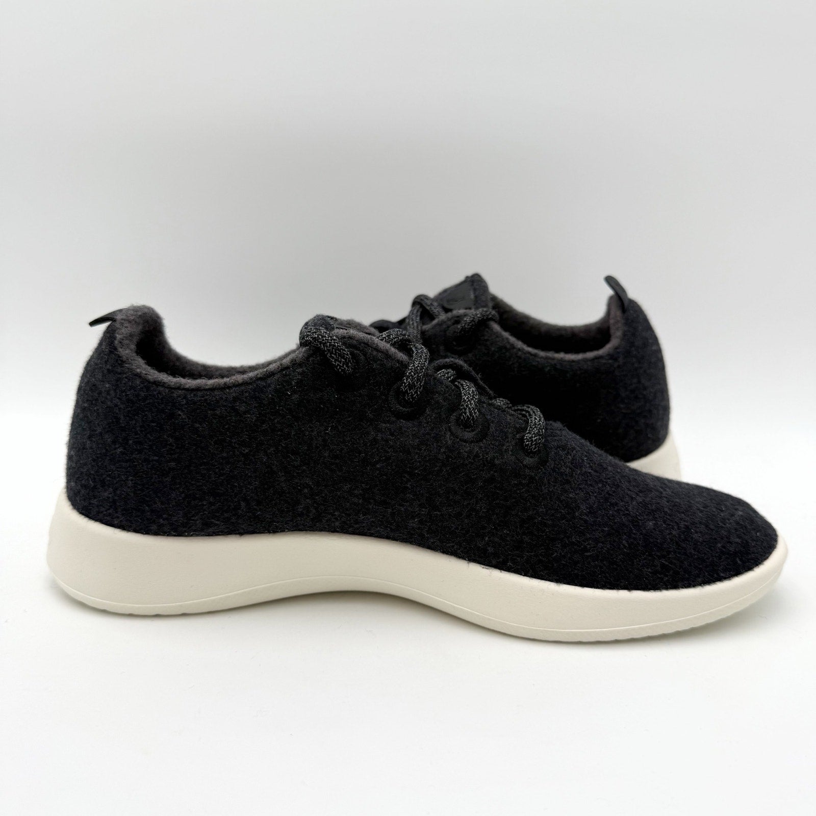 AllBirds Womens Wool Runner Sneakers US 7 EU 37 Black Athletic NIB