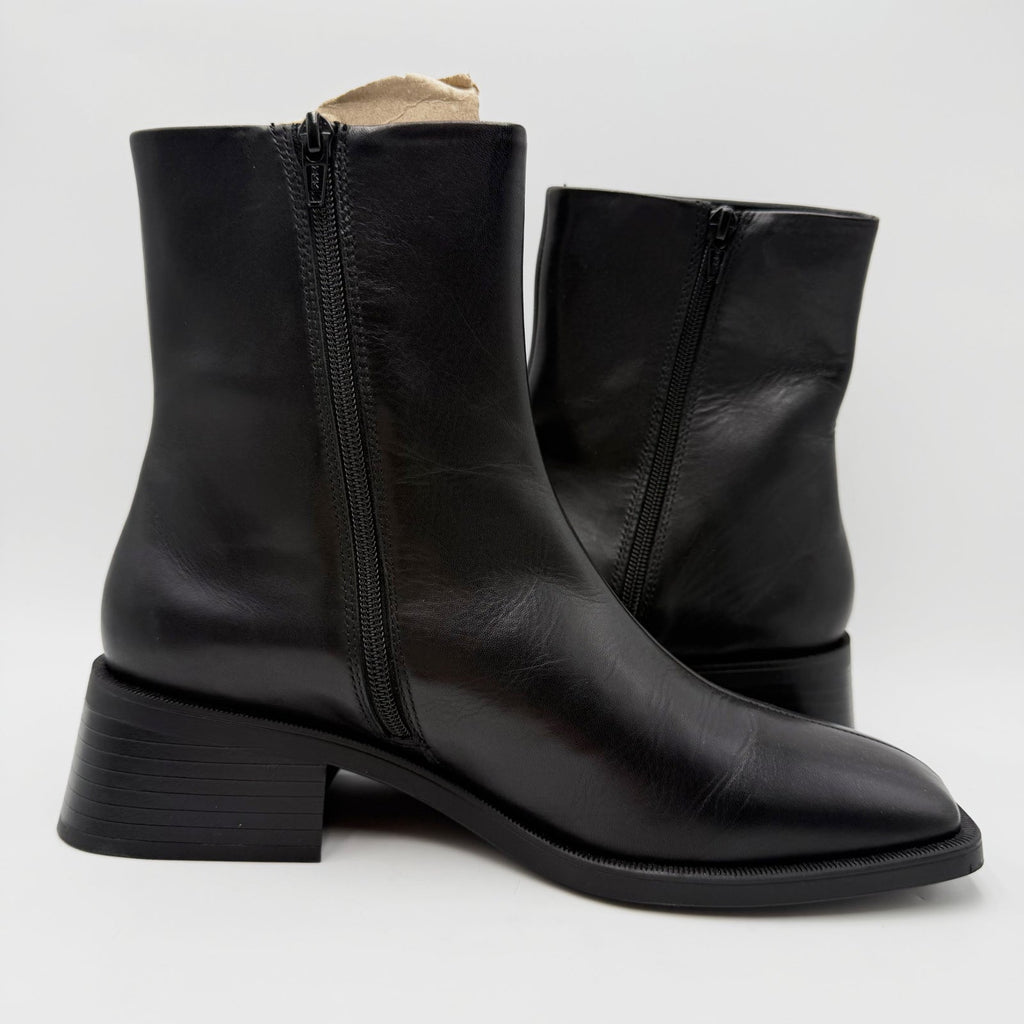 Vagabond Shoemakers Womens Blanca Ankle Boots Size 10 EU 41 Black Leather NIB