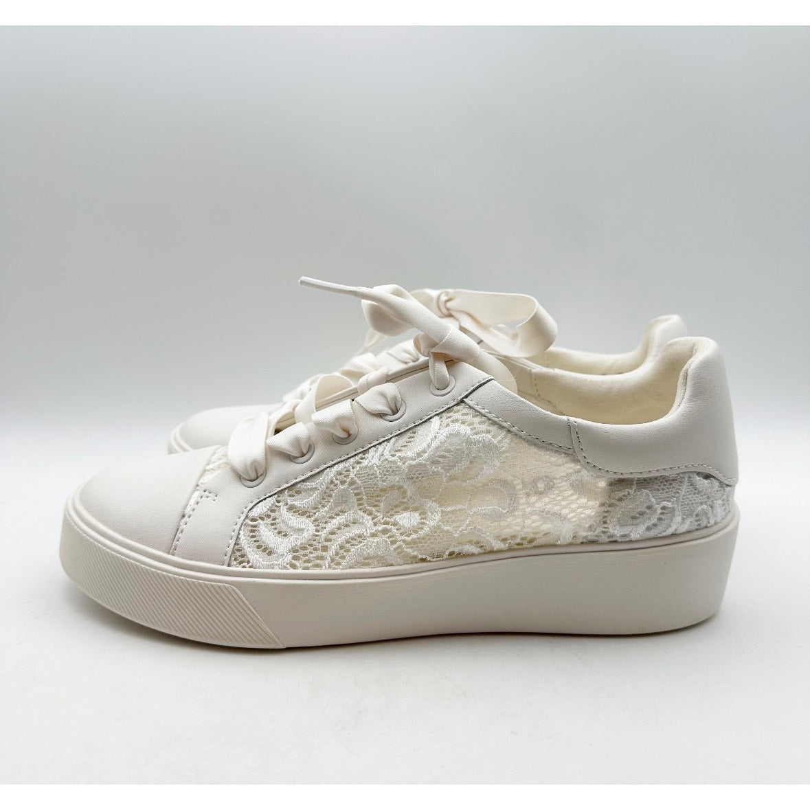 Naturalizer Women's Morrison 2.1 Lace Sneakers Size 8 White Bridal NWOB