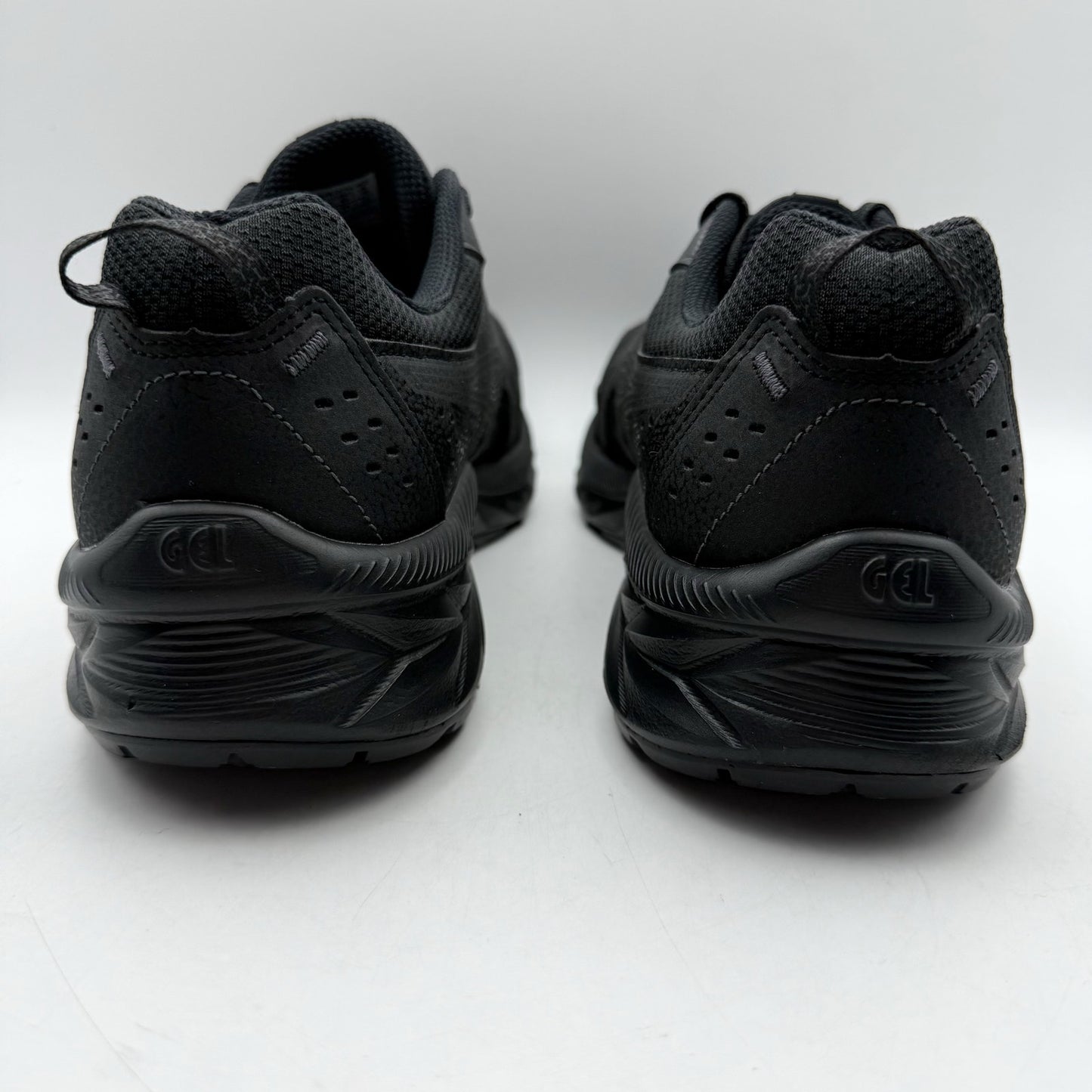 ASICS Mens GEL-Venture 9 Running Sneakers 10.5 EU 44.5 Black Athletic NIB