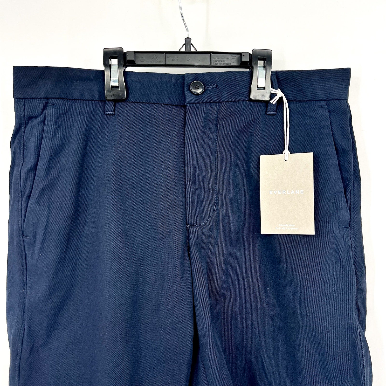 EVERLANE Men's 7” Slim-Fit Performance Chino Shorts Size 31 Navy Blue NWT