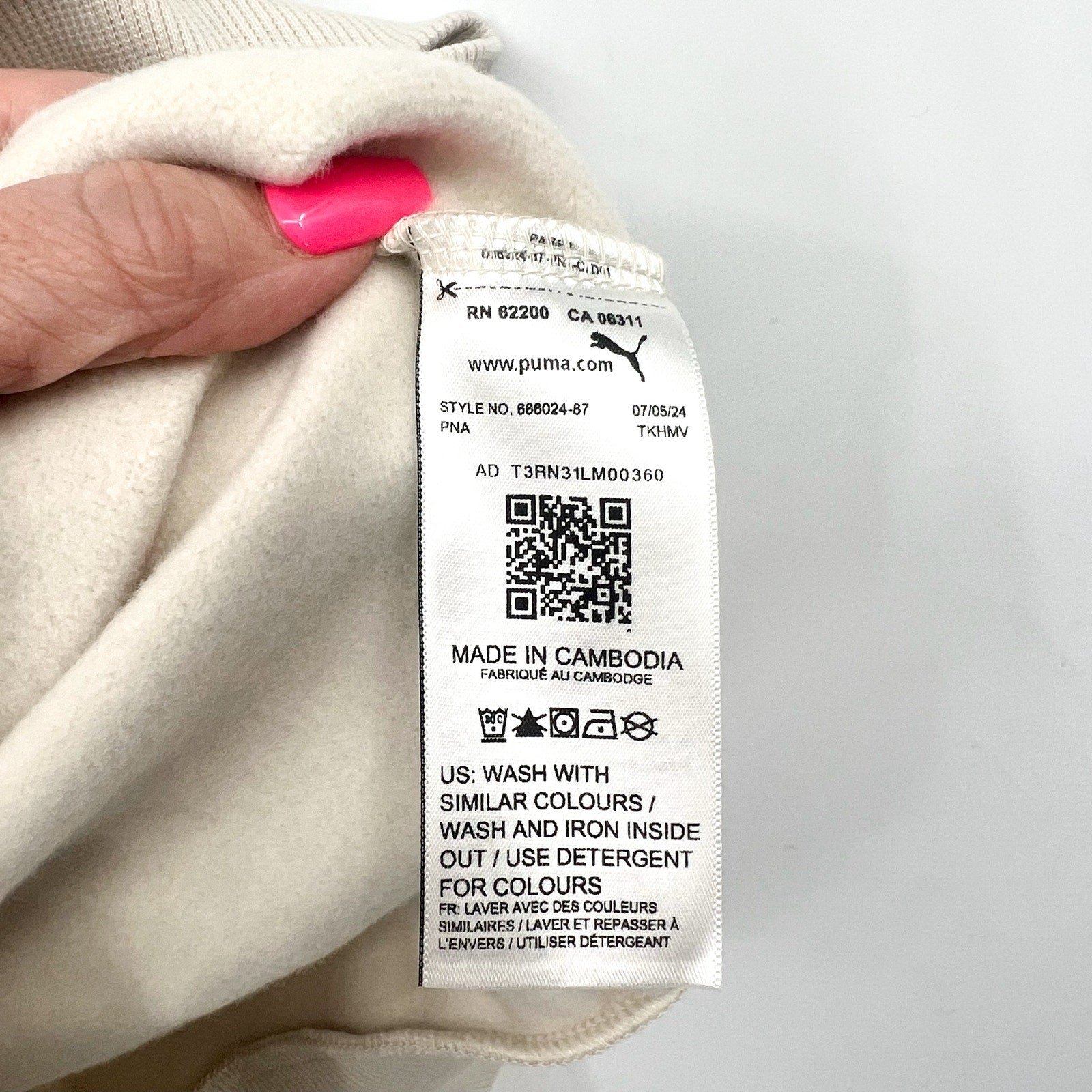 PUMA Women's Essentials+ Floral Vibes Fleece Hoodie Medium Cream Sweatshirt NWT