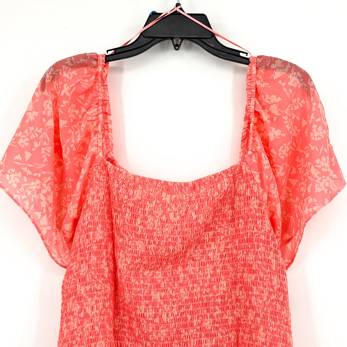 LUSH Women's Smocked Blouse 2X Pink Floral Ruched Flutter Sleeve NWT