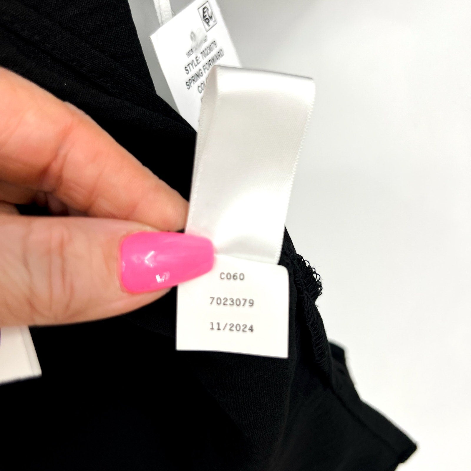 CECE Women's Ruffle Neck Blouse Top Medium Rich Black Raglan Split Seam NWT