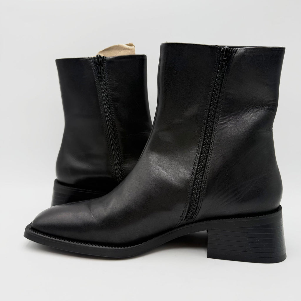 Vagabond Shoemakers Womens Blanca Ankle Boots Size 10 EU 41 Black Leather NIB