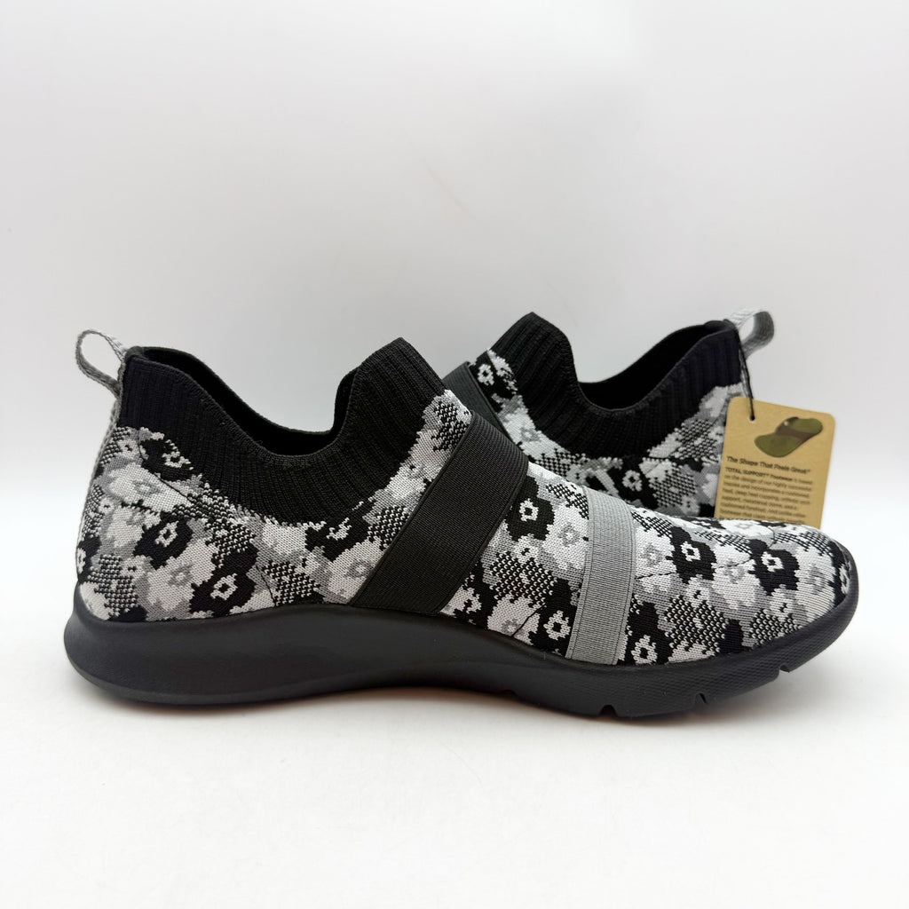Spenco Womens Karma Stretch Sneakers US 8 M EU 38.5 Black Floral NIB