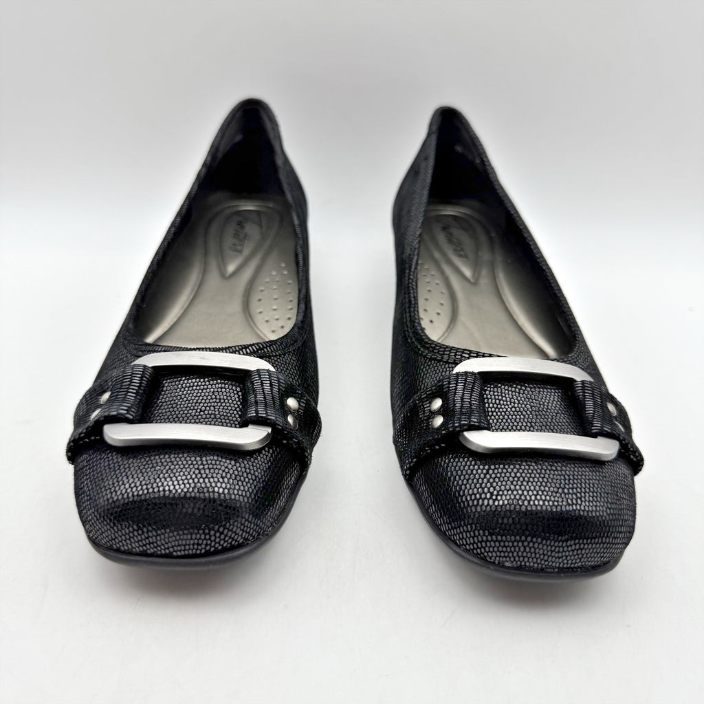 Trotters Womens Sizzle Flats US 7 Narrow EU 37.5 Black Leather Slip On NWOB