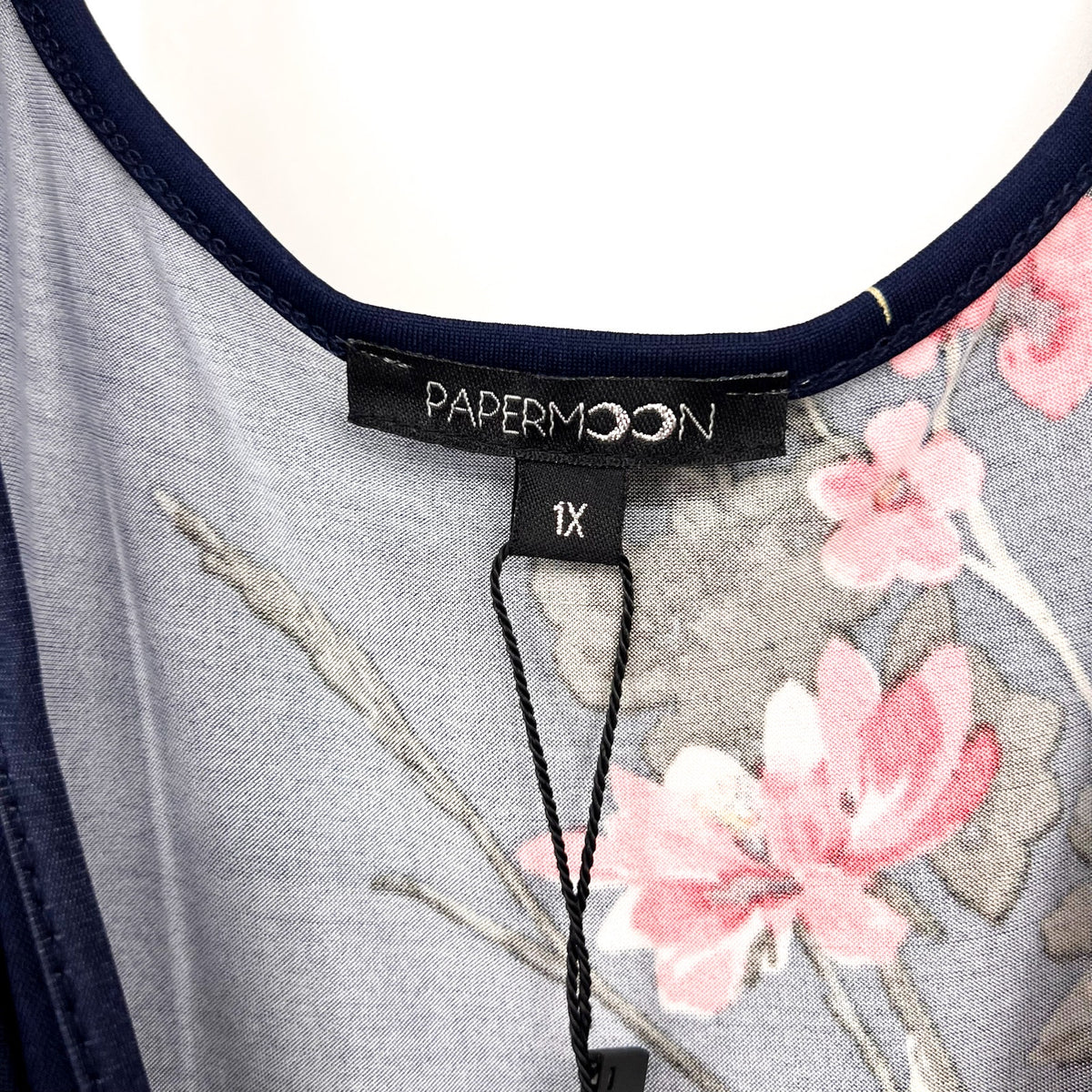 PAPERMOON Women's Basima Back Detail Knit Top 1X Navy Blue Floral Stitchfix NWT