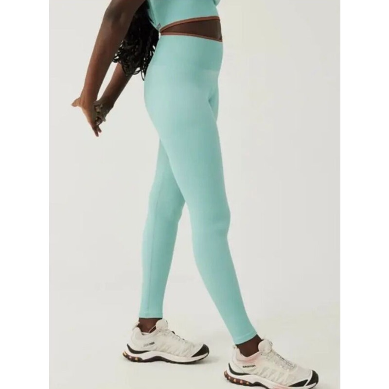 OUTDOOR VOICES Women's Seamless Rib 7/8 Leggings Medium Storm Blue NWT