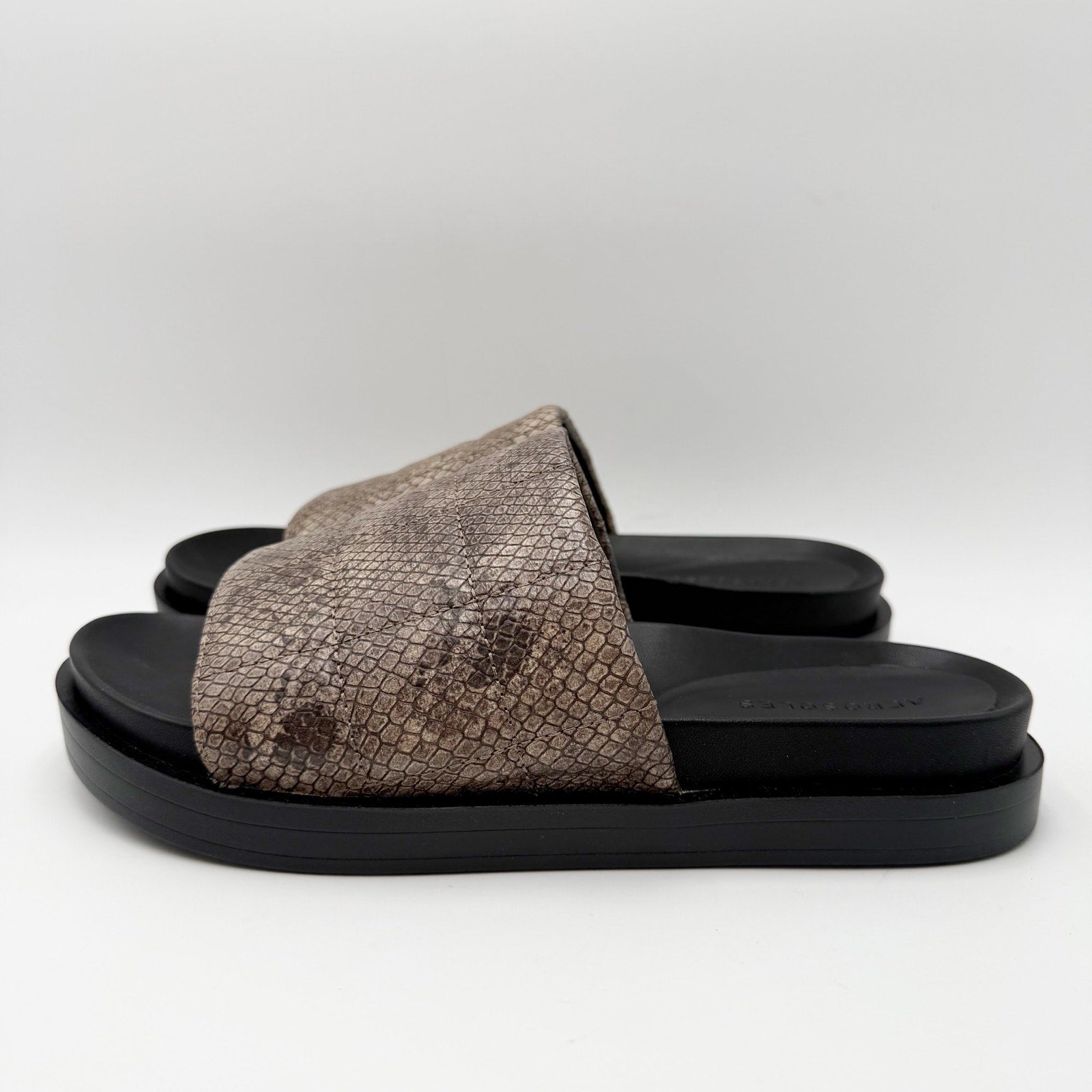Aerosoles Womens Leila Slide Sandals Size 8.5 M Grey Snake Quilted NWOB