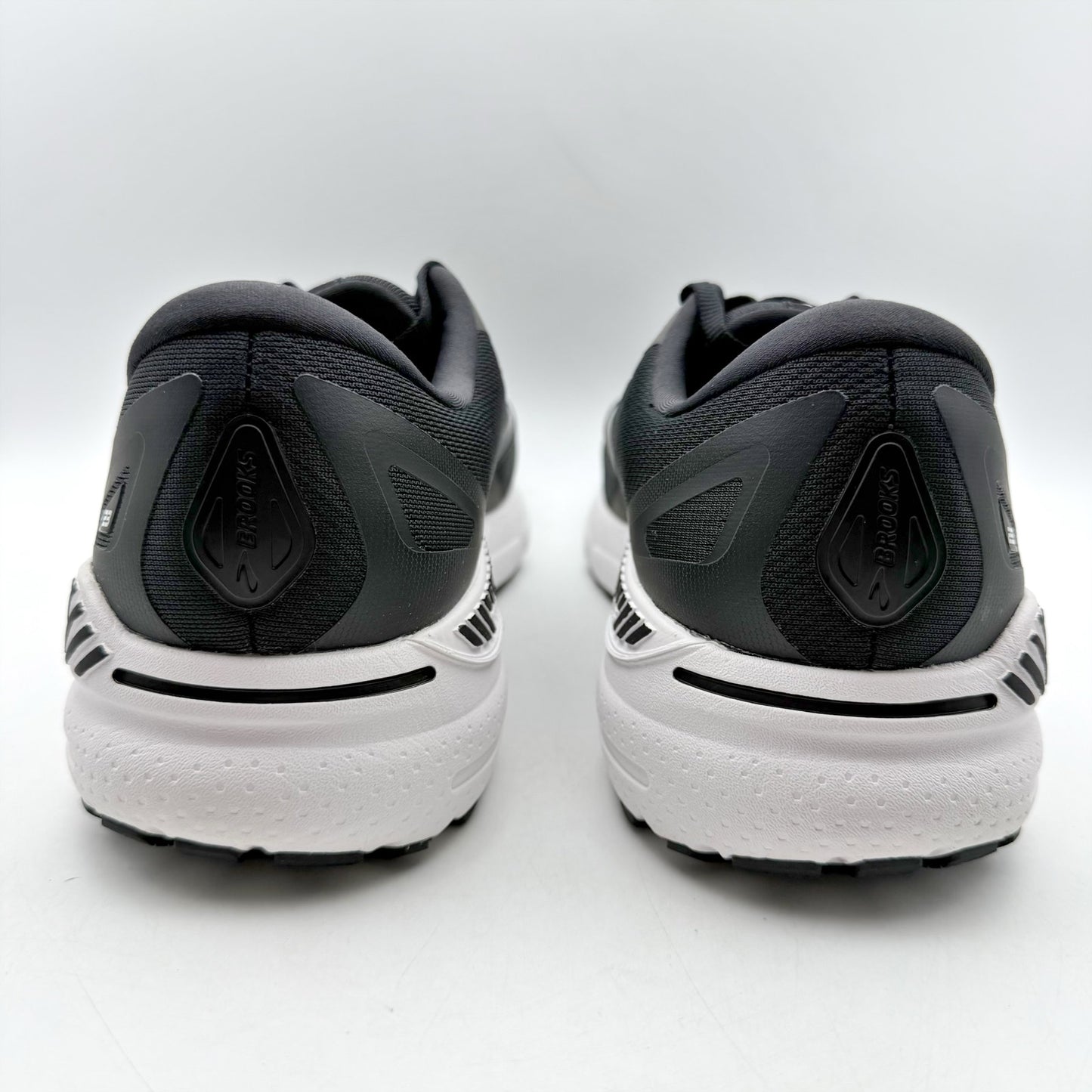 Brooks Mens Adrenaline GTS 23 Running Sneakers US 11.5 Wide Black White NIB